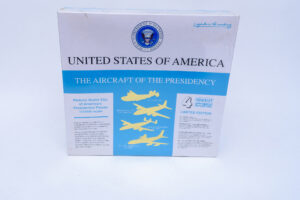 AIRCRAFT OF THE PRESIDENCY  C-143, VC-118, VC-121E CONSTELLATION, BOEING 707 (4 KITS EN LA CAJA) 1/144  MINICRAFT LIMITED EDITION